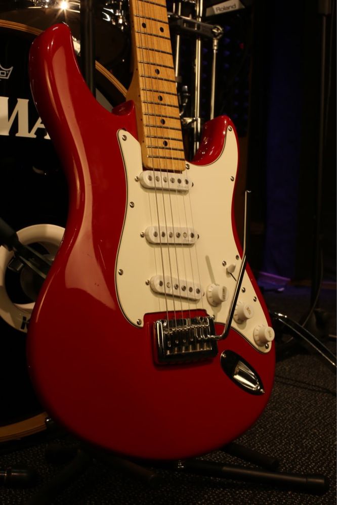 Peavey Falcon usa partcaster ( відео )