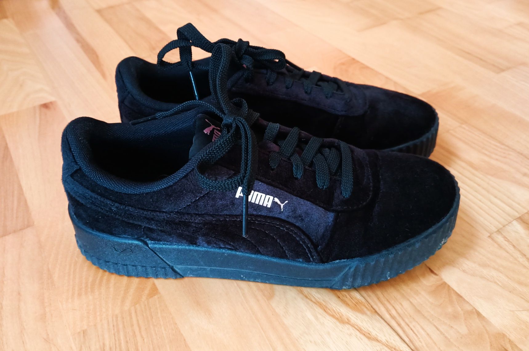 Buty damskie Puma  carina velvet 37.5