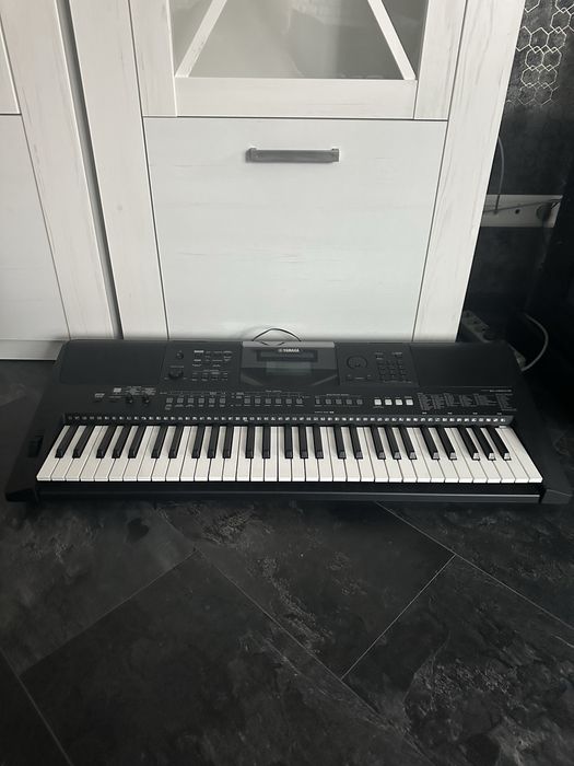 Синтезатор Yamaha PSR E463