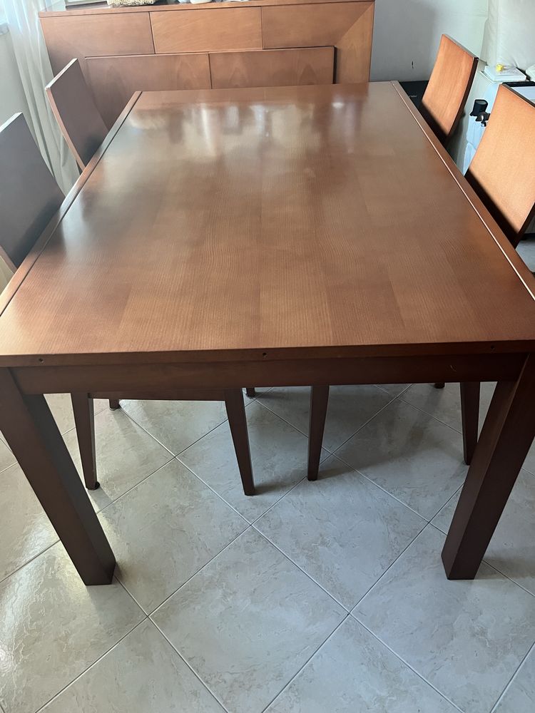 Mesa Extensível Cerejeira + 4 cadeiras