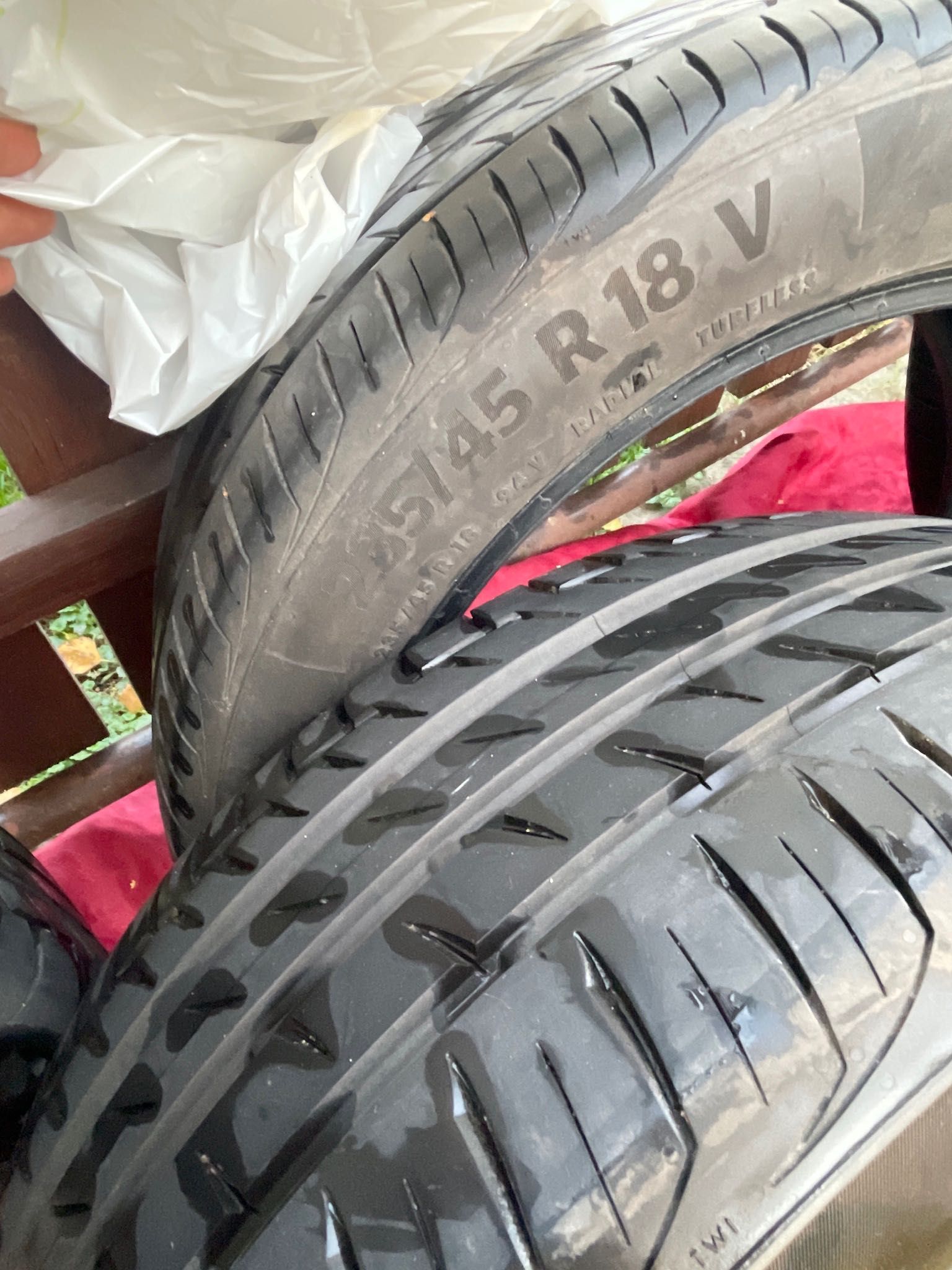 Opony Continental 235/45 R18 – Jak NOWE! Tylko 3 tys. km!