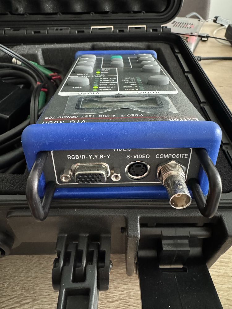 Tester generator obrazów kontrolnych TV Extron