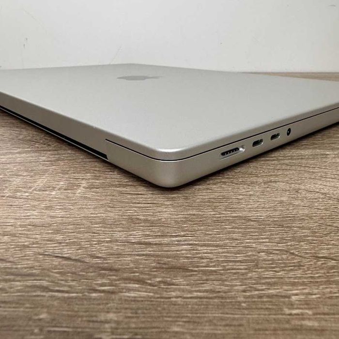 Macbook Pro 16" Late 2023 M3 Pro / 36Gb / SSD 512Gb стан ідеал (M0762)