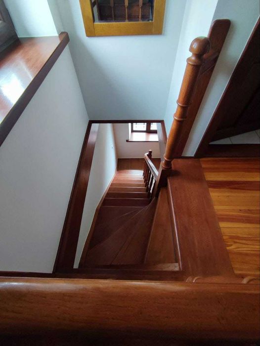 Довгострокова оренда  2 поверхового будинку на вул. Коротка 3