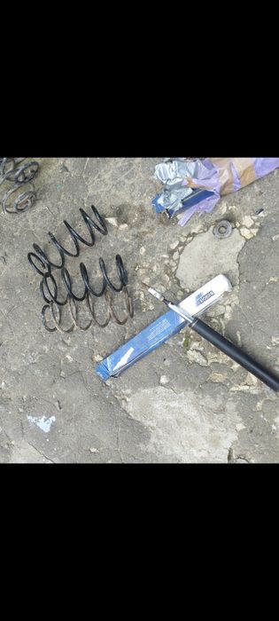 Розбирається Opel astra f 1.6