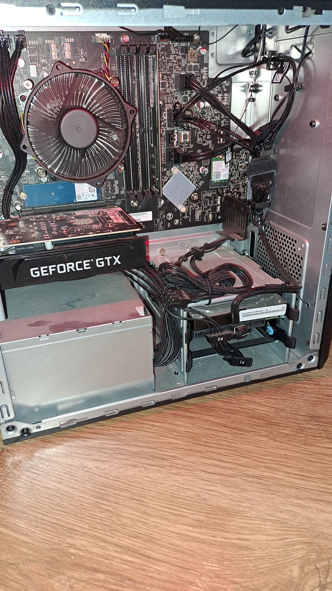 Acer nitro 50 i5 procesor 8 g ram