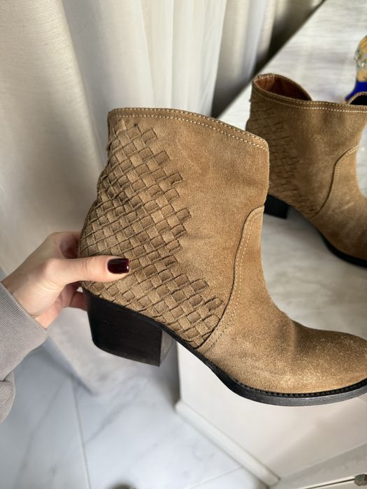 Ковбойки Bottega Veneta замшеві. Оригінал