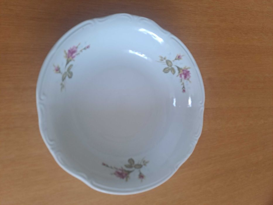 Porcelana Chodzież, serwis  śniadaniowo-obiadowo-kawowy  dla 6 osób