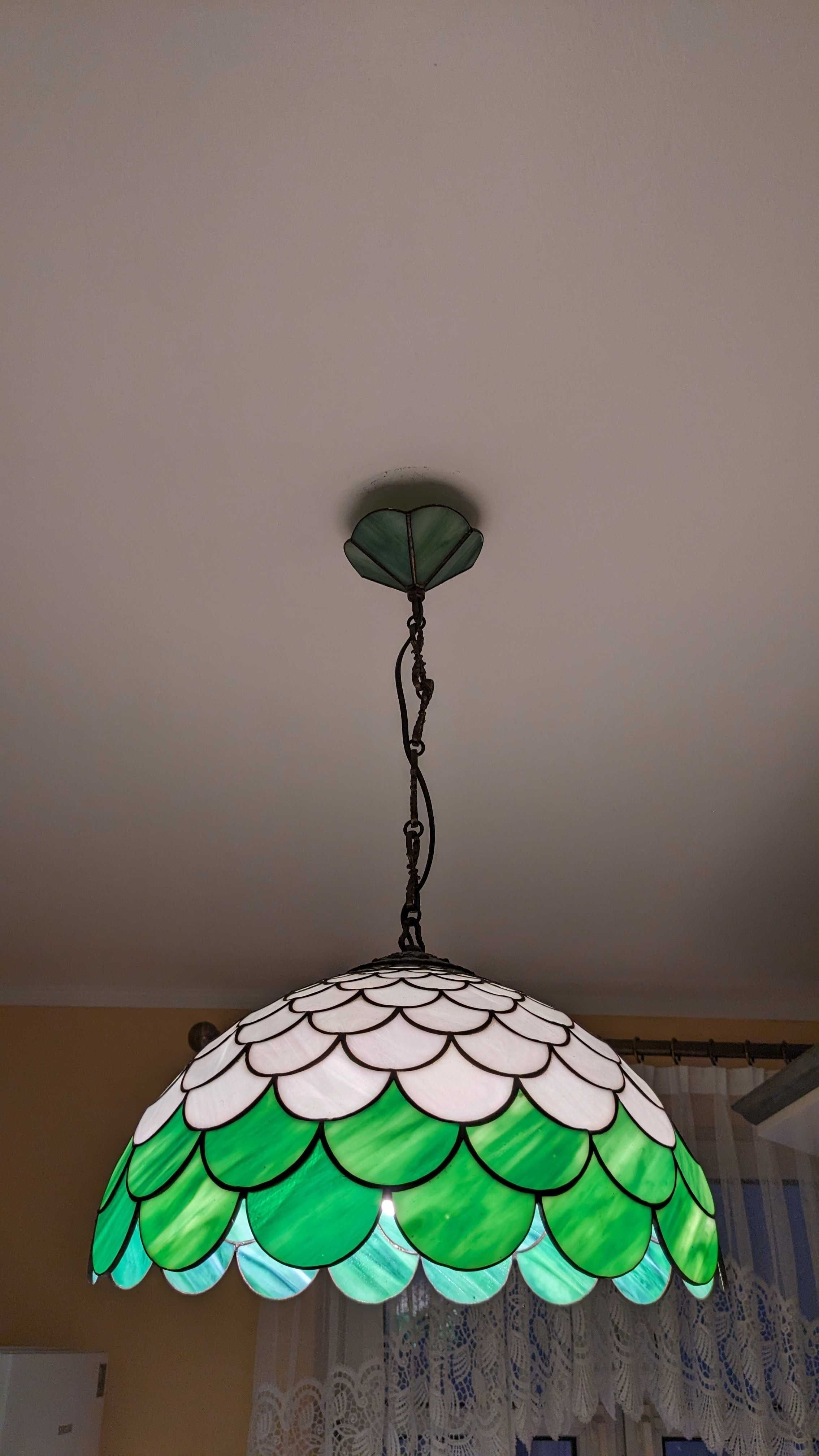 Lampa wisząca witrażowa w stylu Tiffany