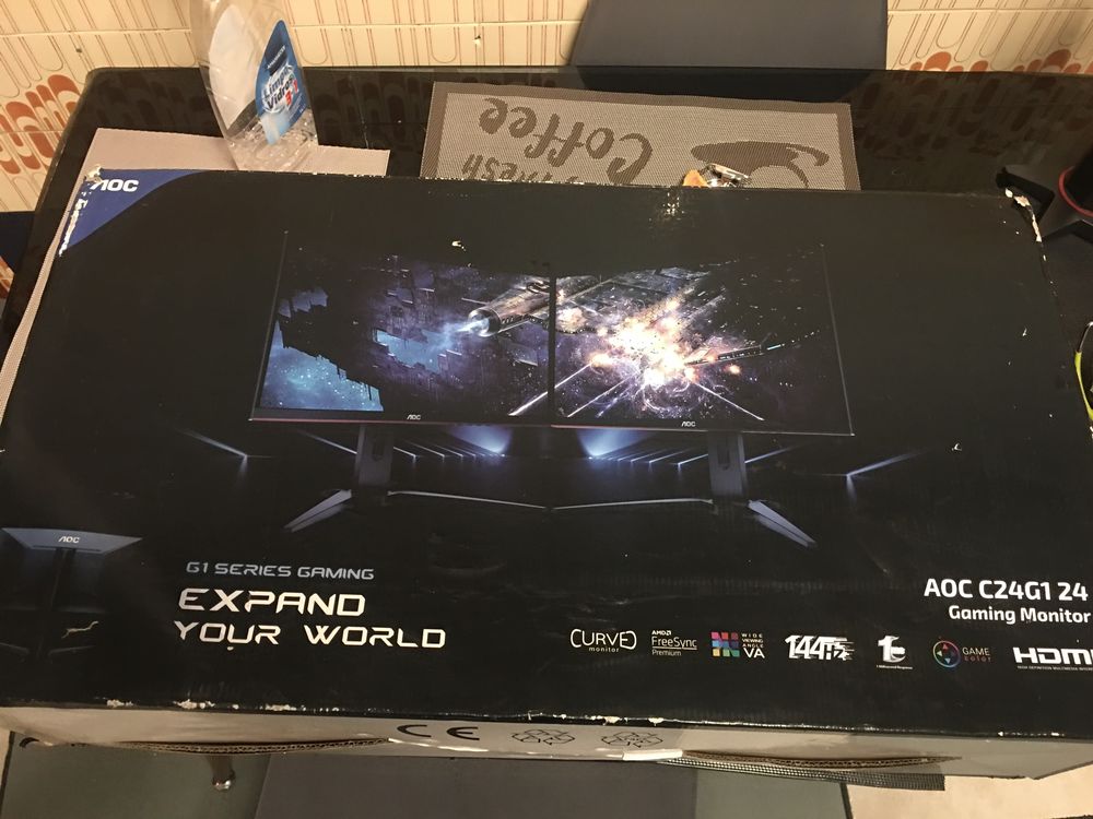 Monitor Curvo AOC 24’ 144Hz (Ecrã Partido)