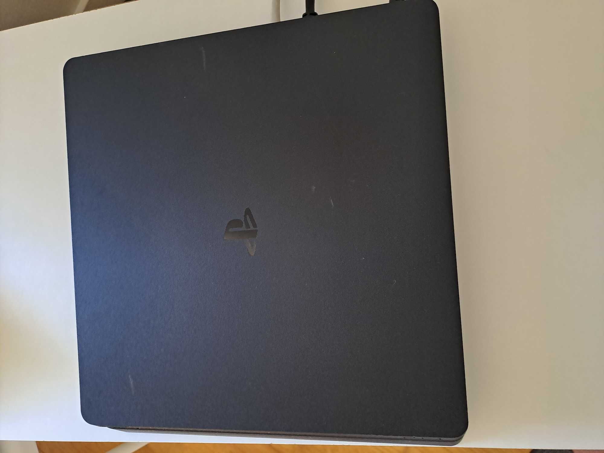 PS4 slim 1 TB com 1 comando