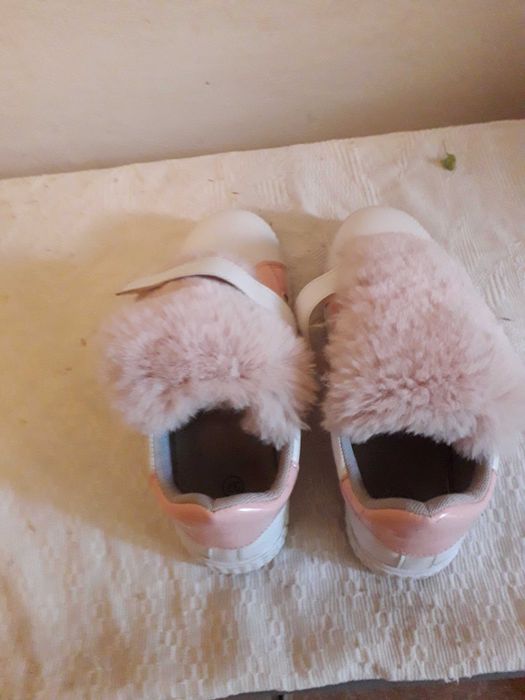 кросовки 35 р. осінні