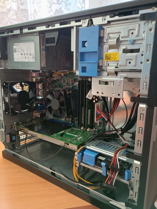 Komputer i5(4x3.2hz) 12GB Ram  NVIDIA 2GB SSD 256GB hhd 512gb

Spr