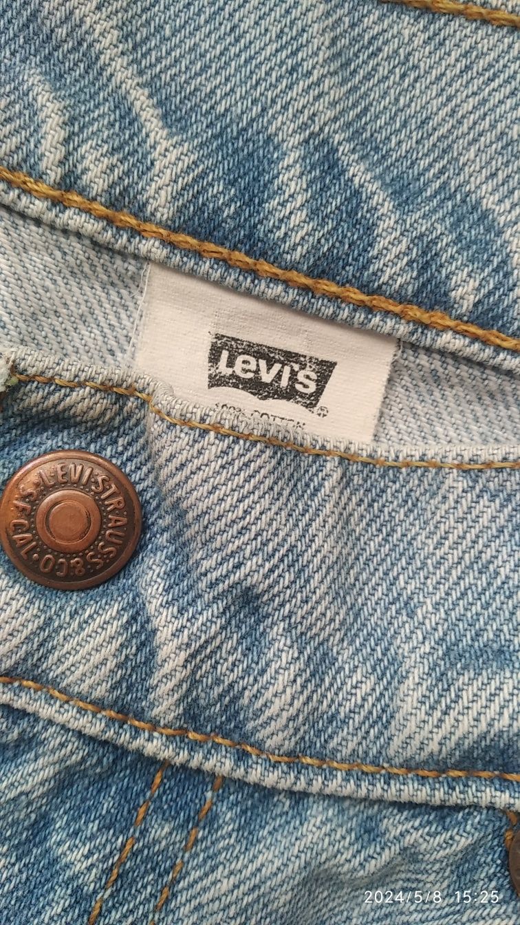 Жіночі джинси бренд Левіс