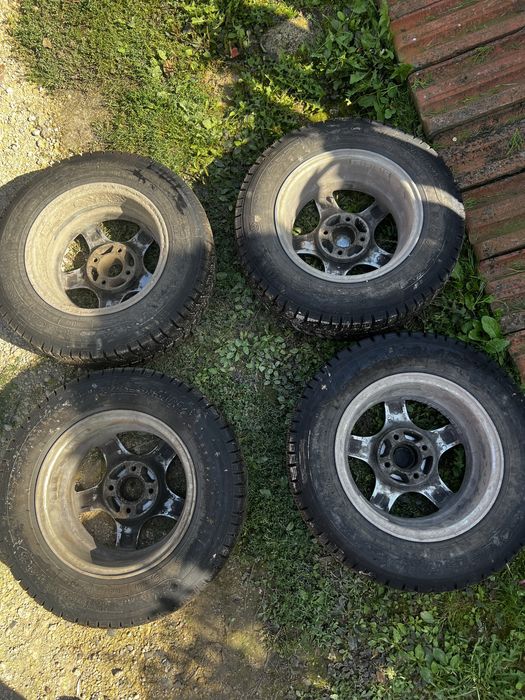 Продам зимой комплект рищини з тітанами R13