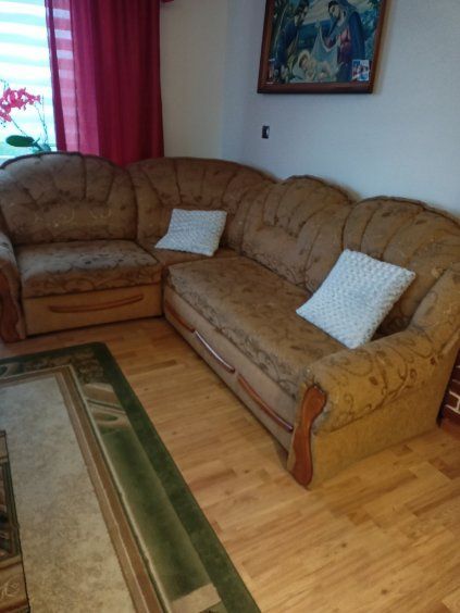 Komplet kanapa narożna, fotele, pufy i ławostół