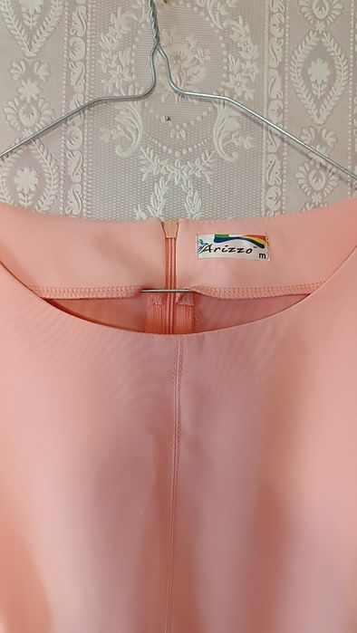 Рожева сукня з воланами. Розмір М.