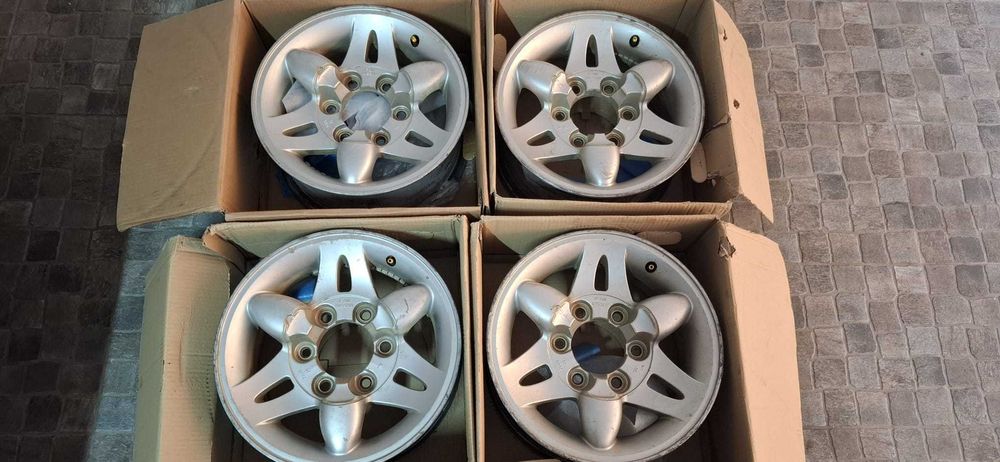 4 jantes 15" de Nissan terrano