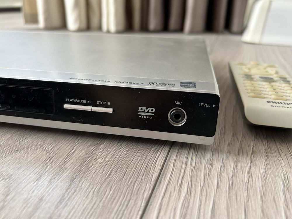 DVD програвач Philips DVP3126K/51 з пультом