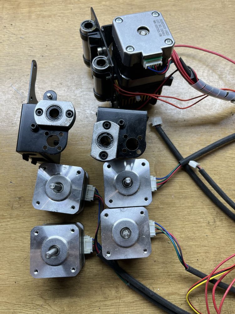 Zestaw silnikow Nema 17 / ekstruder / hotend / geeetech / drukarka 3d
