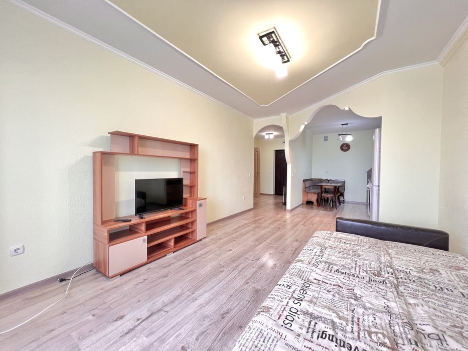 Квартира кухня/ студіо і спальня на Дружбі