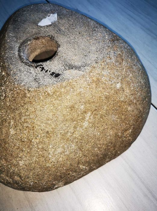 Umywalka z kamienia rzecznego