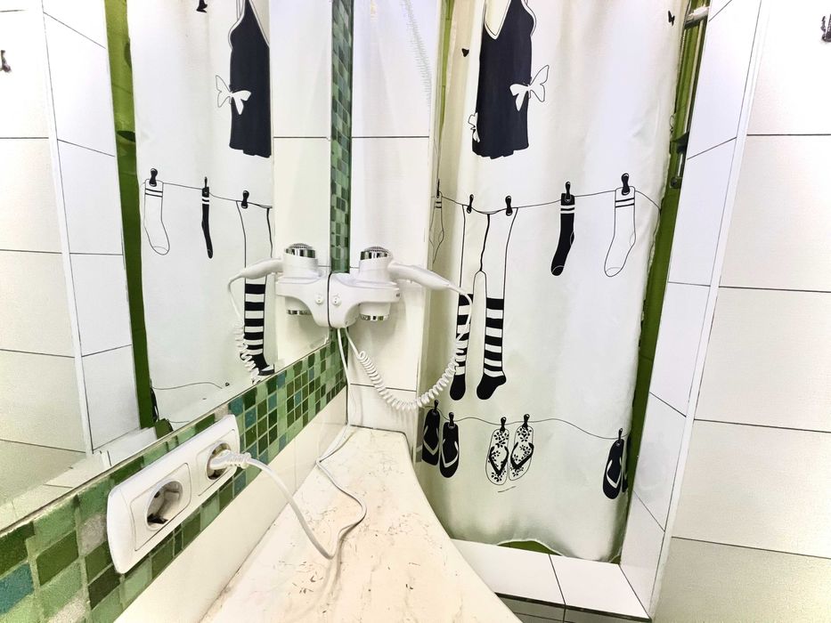 Место в комнате возле метро, с отличными условиями, на долгий период