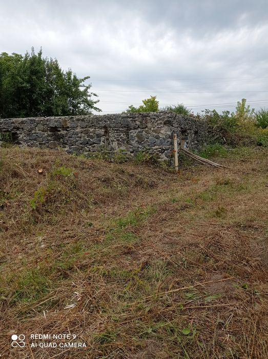 Земельна ділянка з фундаментом