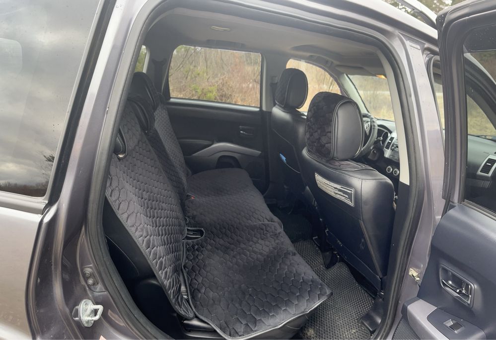 Mitsubishi Outlander XL