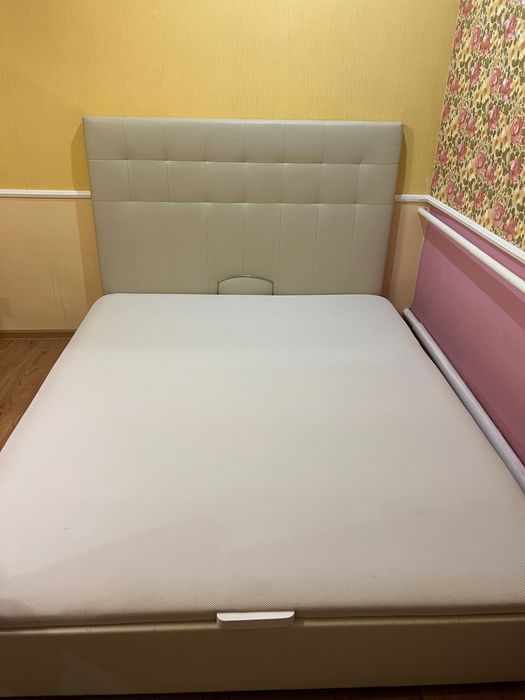 Ліжко 160*200 з матрасом