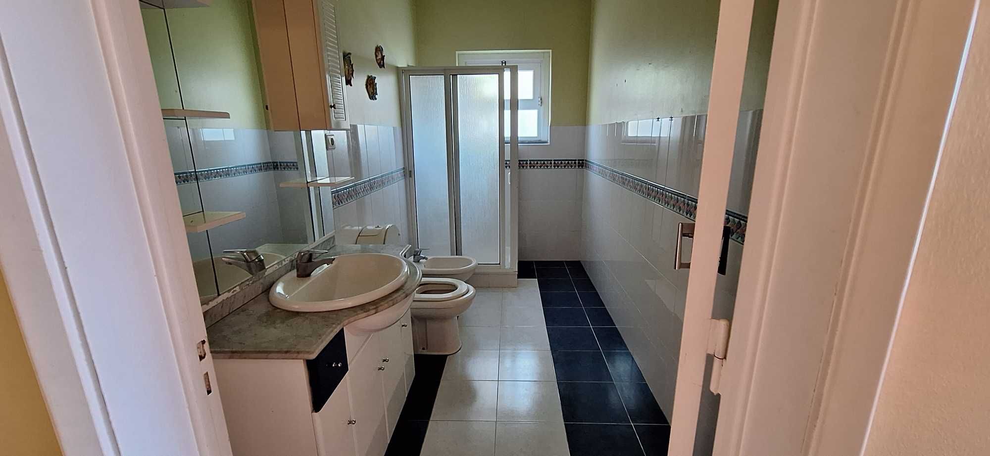 Moradia com Garagem e 500m² de Terreno – Pontével (5 min do Cartaxo).