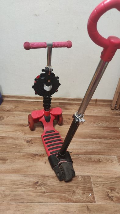 Детский самокат с ручкой