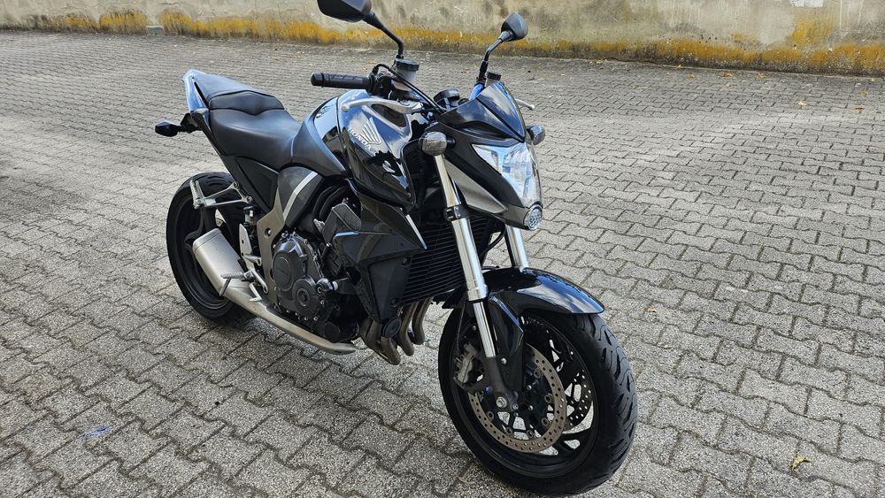 Honda cb 1000R impecável
