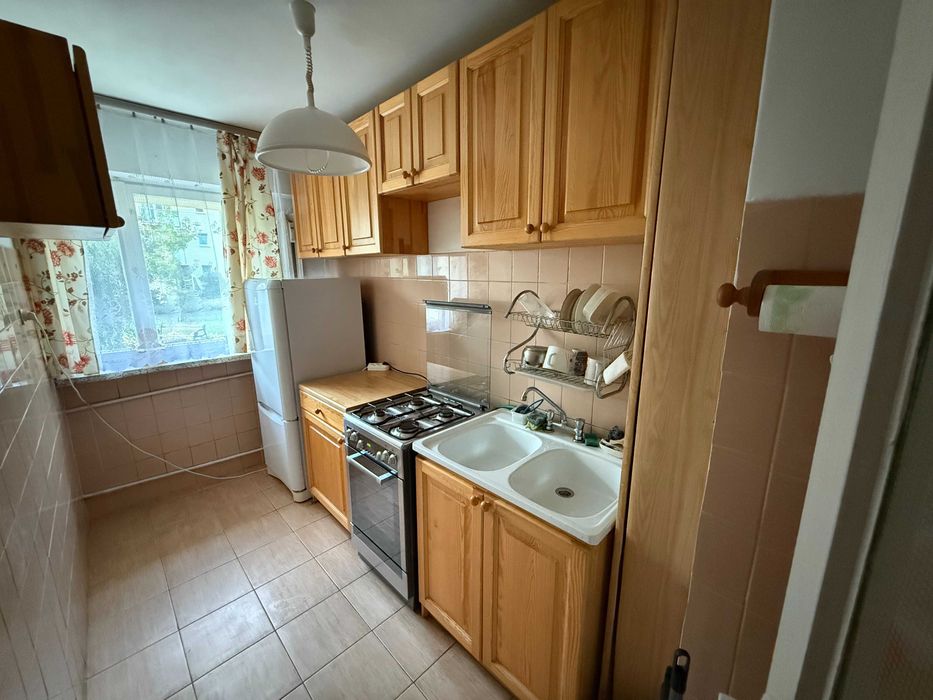 Zestaw mebli kuchennych - szafki bukowe 5 x wiszące, 2 x stojące +zlew