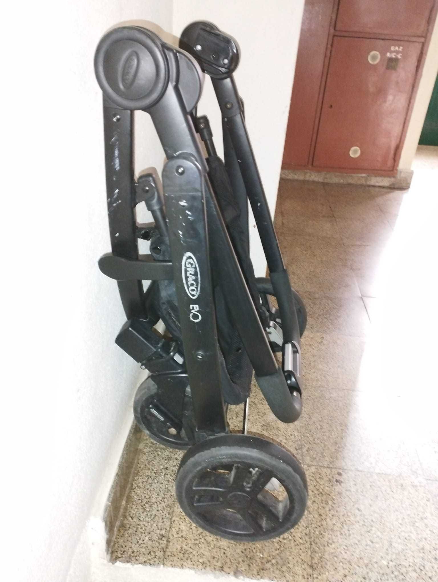 Carrinho de Bebé da marca Graco