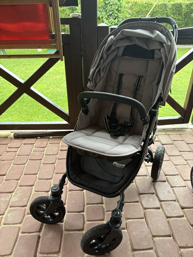 Wózek Valco Baby Snap 4 pompowane koła