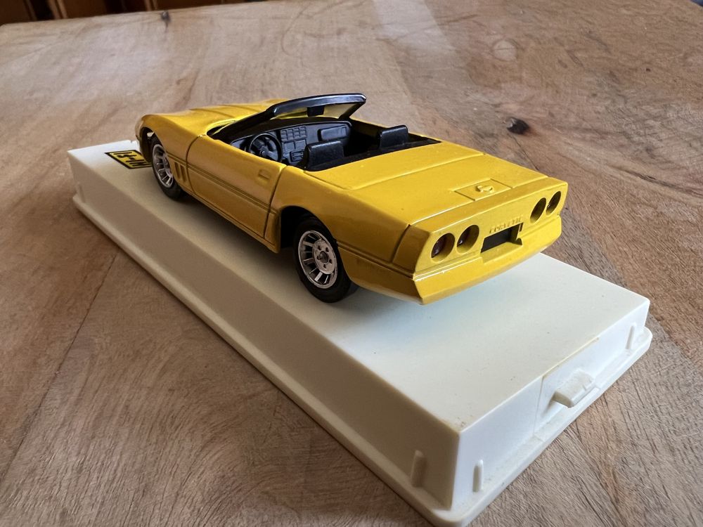 Corvette Cabrio 1:43