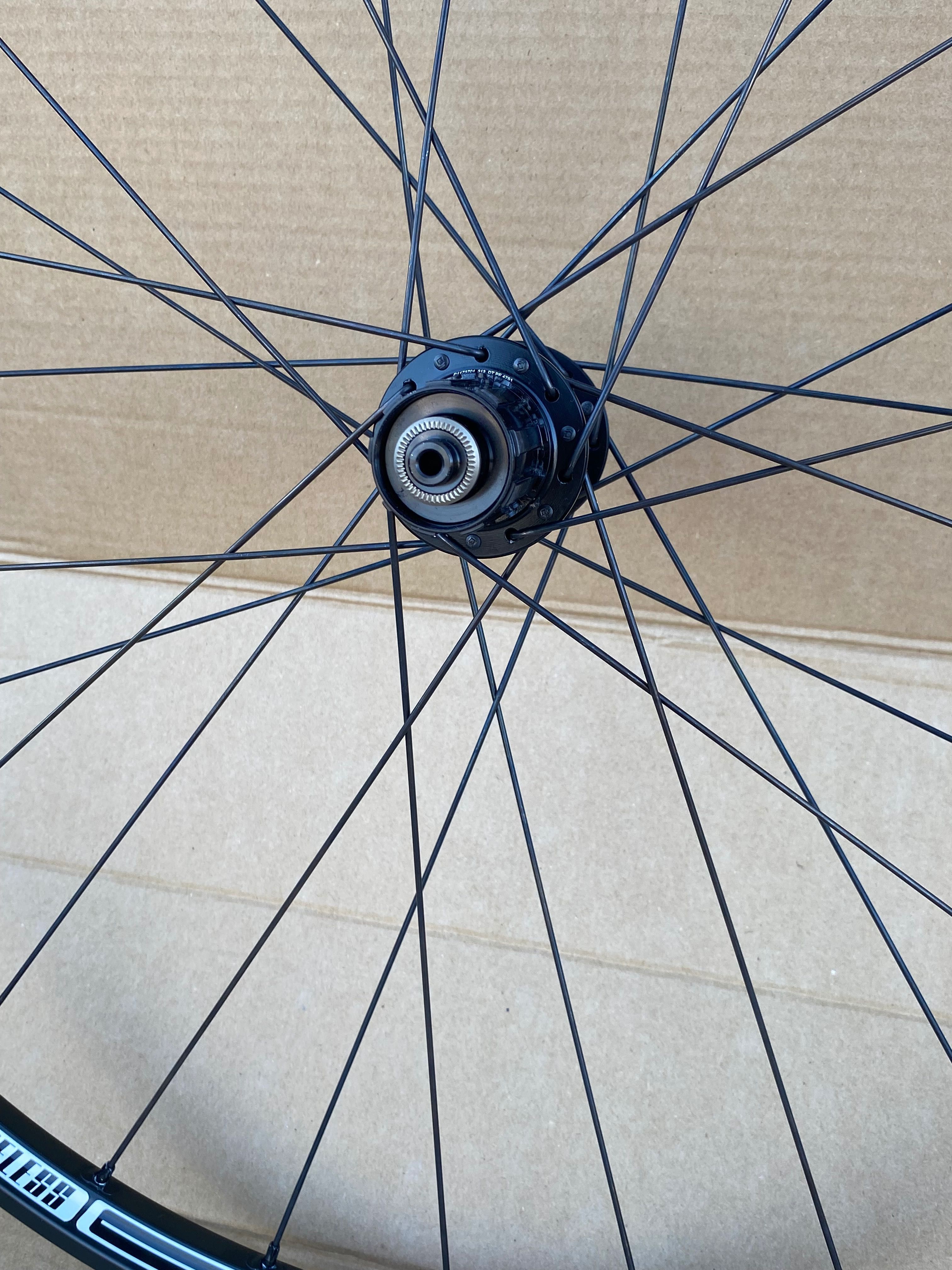 Koło tylne DT SWISS M1800, TUBELESS, 26'' [559x19.5] FV, nowe /013-029