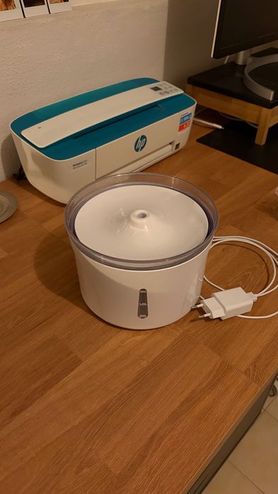 Fonte de água para gatos (com 8 filtros novos)