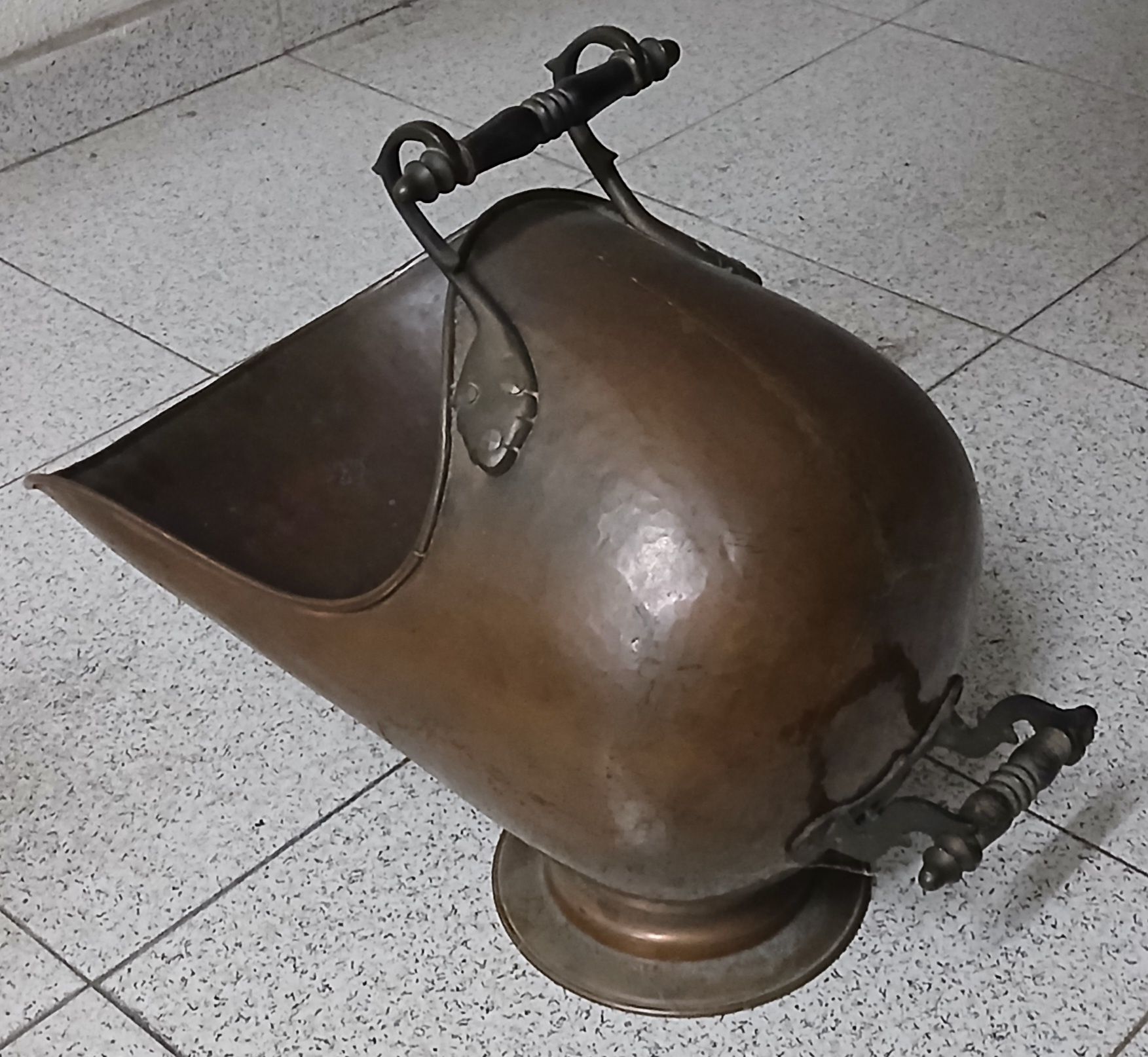Balde de apoio à lareira para carvão/cinzas
