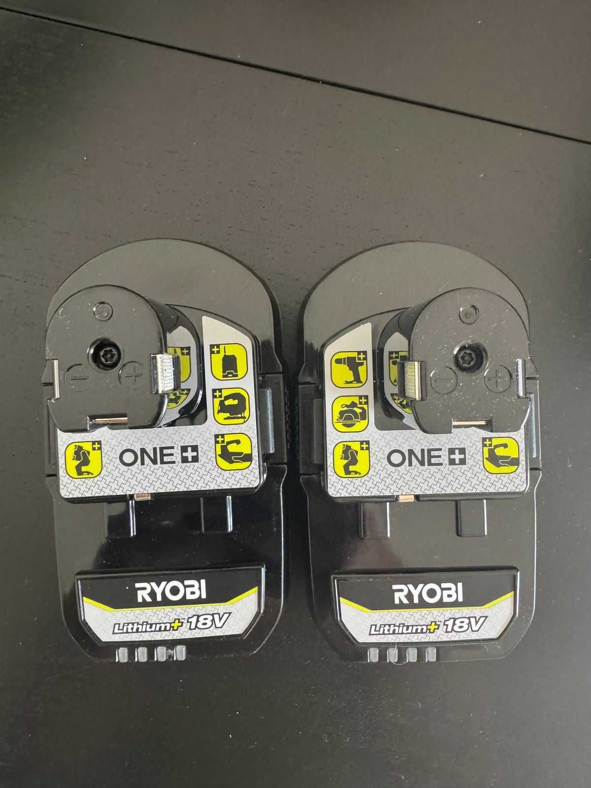 Furadeira Ryobi com 2 baterias, carregador e bolsa