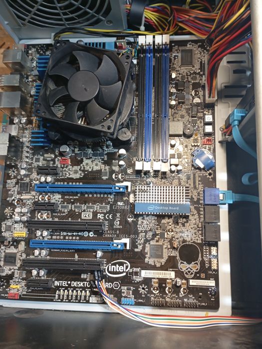 плата DP67BG Игровая проц 2400 8gb