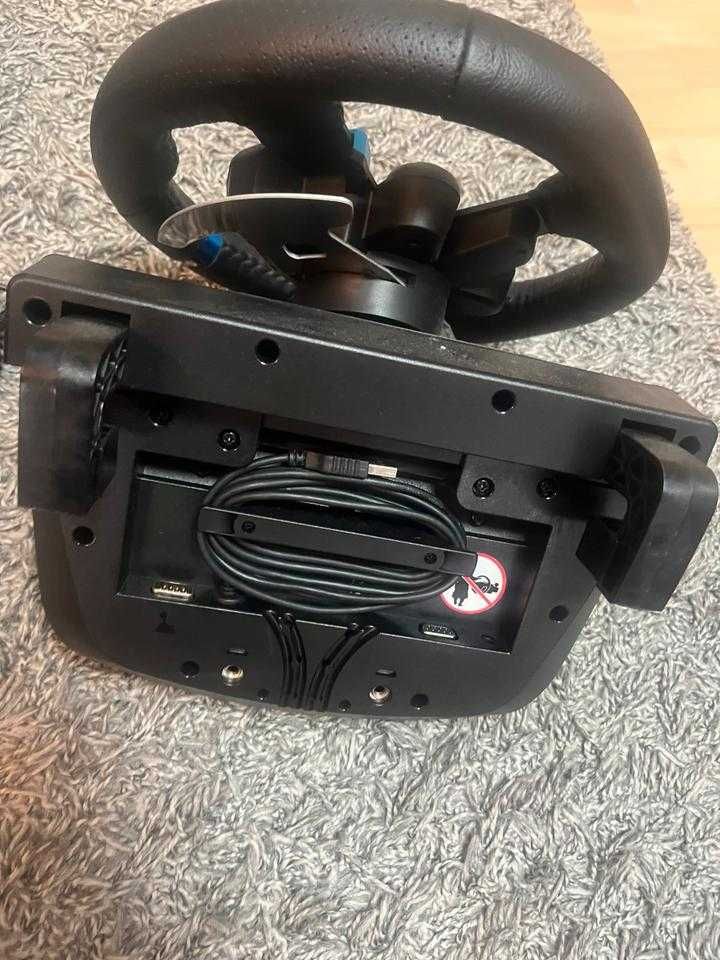 Kierownica Logitech G29 z pedałami i lewarkiem