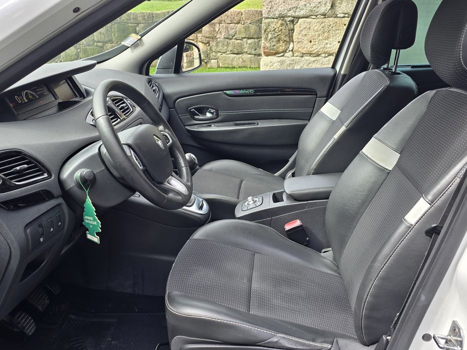 Renault Grand Scenic 2012 - 7 lugares