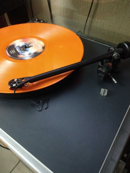 Продам виниловый проигрыватель NAD C 555