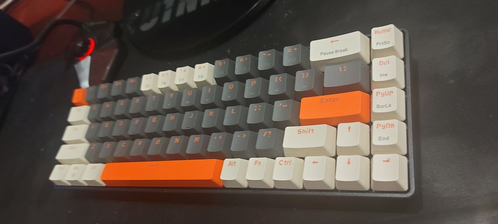 Клавіатура Ziyoulang k68 хороша справна