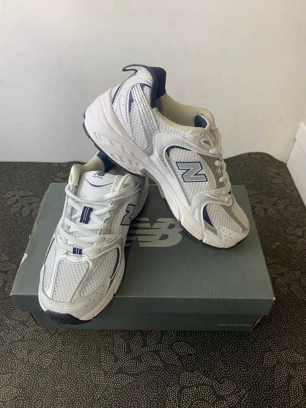 white* Damskie New Balance530 UnisexTrampki roz. 40