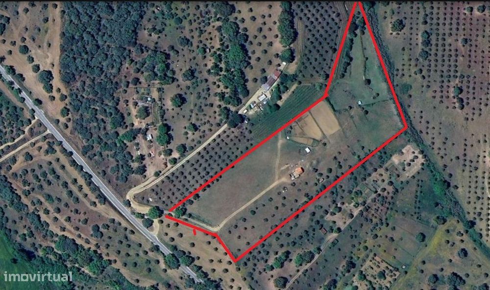 Tereno com agua e luz para agricultura