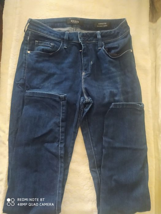Spodnie Guess 27 35 zł wyprzedaż