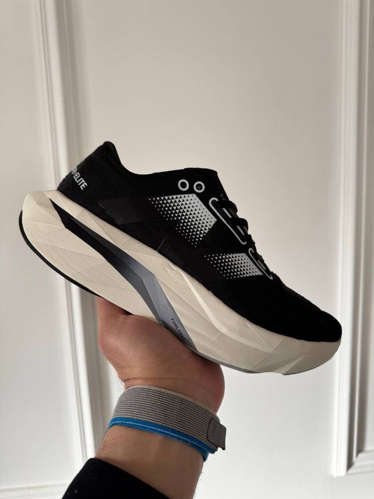 Кросівки чоловічі New Balance на літо